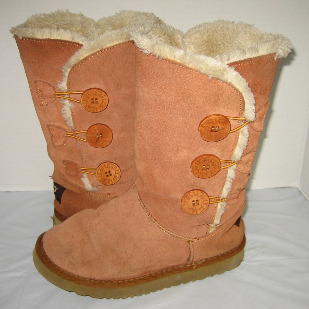 UGG Bailey Triple Button Chestnut Suede Boots, W 6